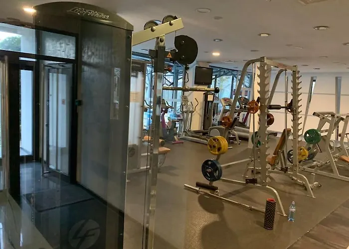 Slivercity Next To Paradise Mall *