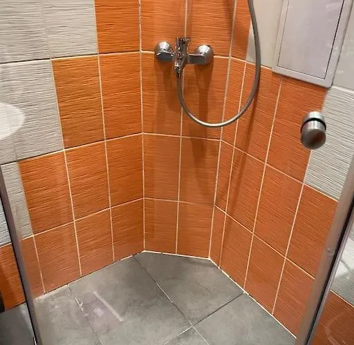 Slivercity Next To Paradise Mall *