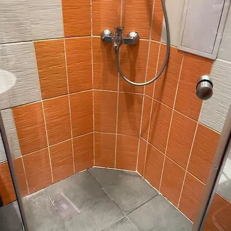 Slivercity Next To Paradise Mall *