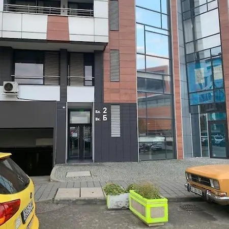 Slivercity Next To Paradise Mall *